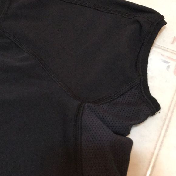 NIKE Fit Dry Black Athletic Tee - Picture 3 of 6